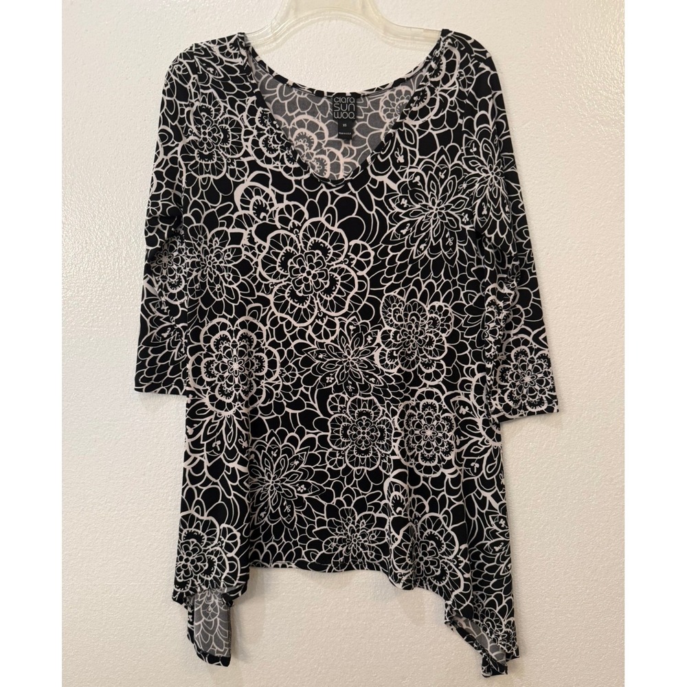 Women's Clara Sun Woo Size XS Black White Floral Handkerchief Hem Stretch Tunic